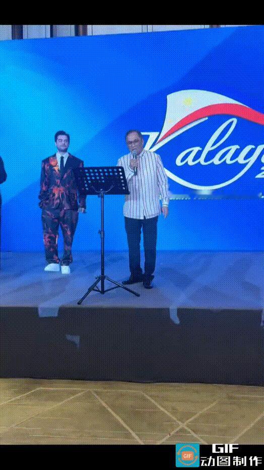 6月9日，菲律宾驻华大使馆在北京举办菲律宾独立日官方招待会，当着中外嘉宾的面，菲