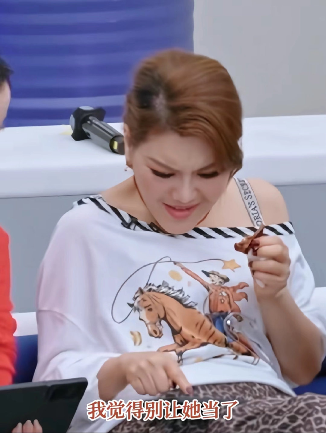 乌兰图雅全国巡吃巡到长沙了有人追综艺看舞台，我追乌兰图雅看美食地图。她走到哪我就