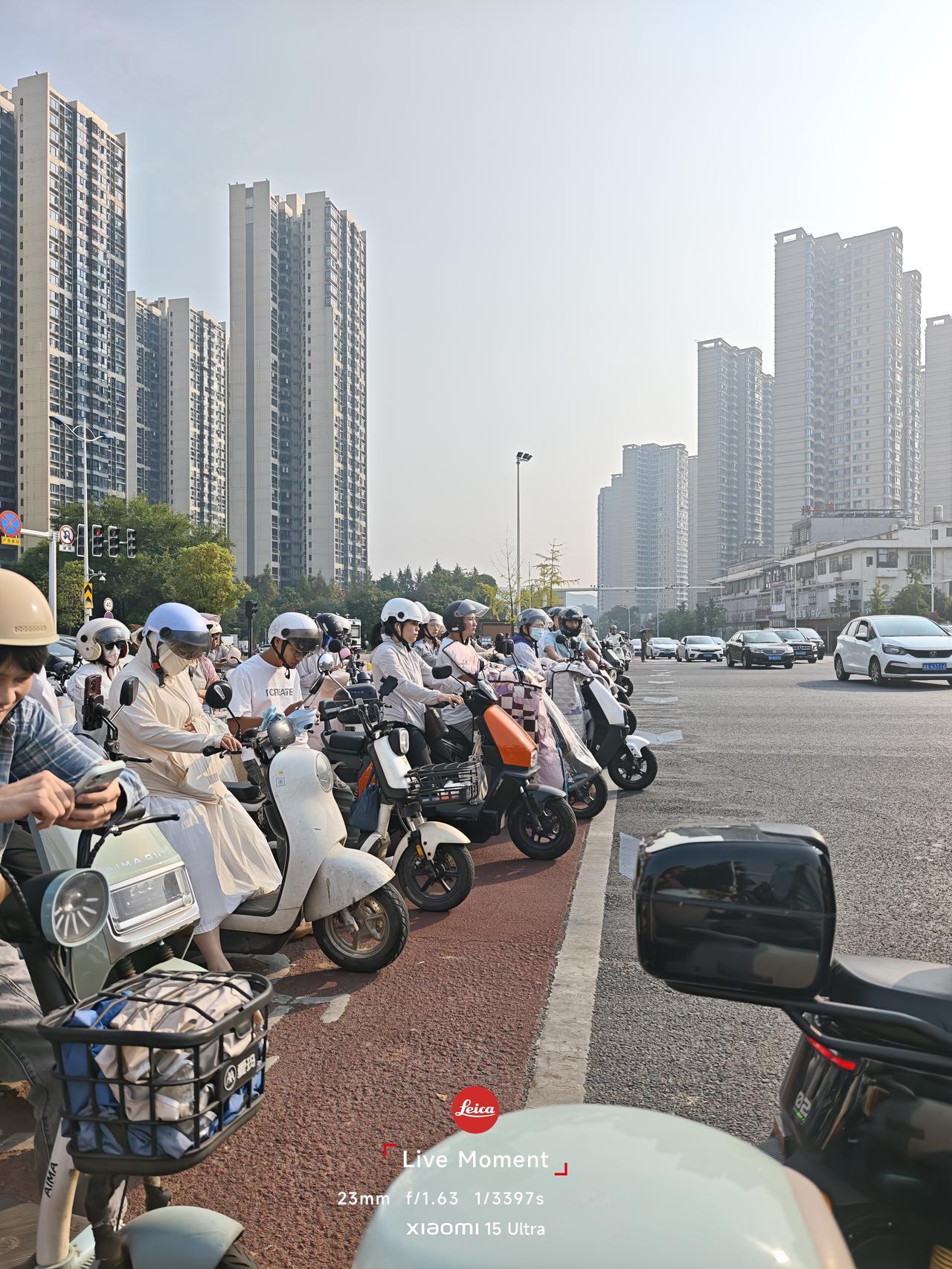 在长沙为了省钱骑电驴的，好几个已经进去了
在长沙最方便，最省钱的出行方式不是坐地