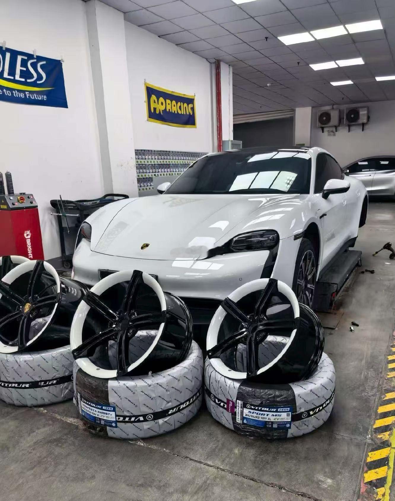 保时捷 Taycan 卫途Sport M5 前轮265/35ZR21后轮305/