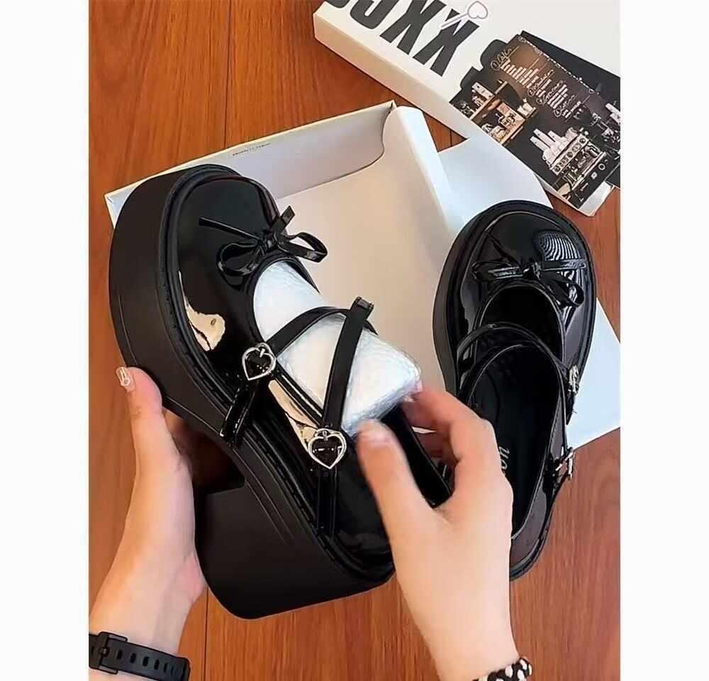 这是哪个家的小皮鞋？
这个分不分山正？