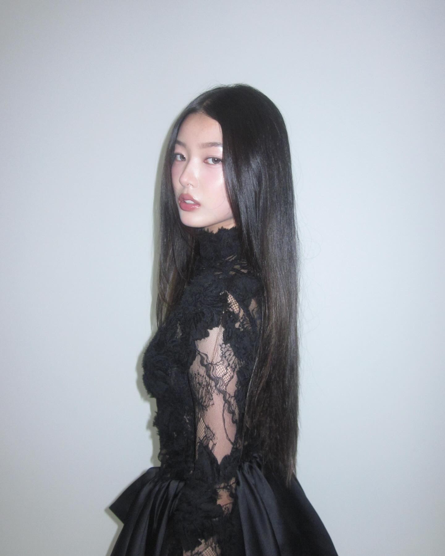 KATSEYE 郑尹彩 🖤🩷 ​​​