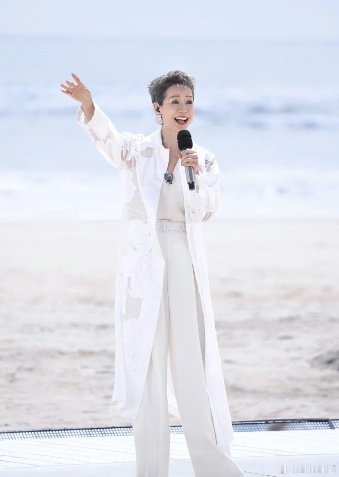 叶童叶童没想到乘风还有后续声鸣远扬带着冠军的眼光与勇气，叶童重返乘风舞台超期待 