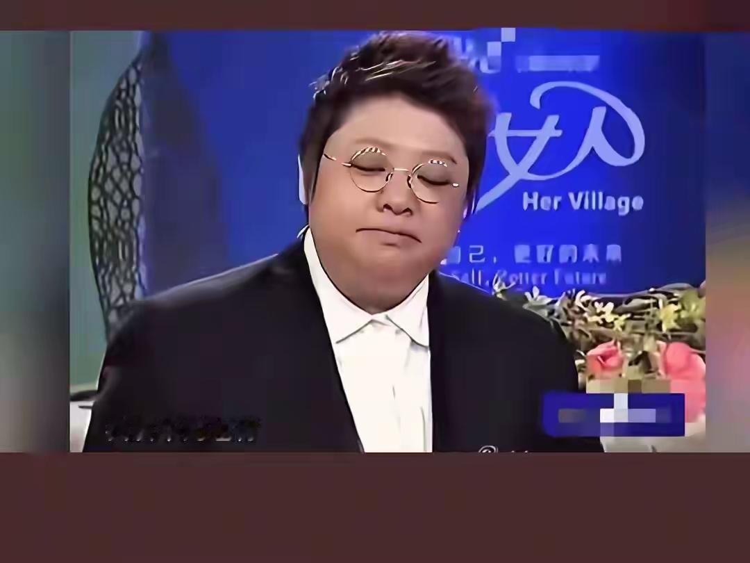 《天下女人》节目现场，韩红，蒋欣，嘉宾主持人秋微
韩红：我演华妃也行，我比你还能
