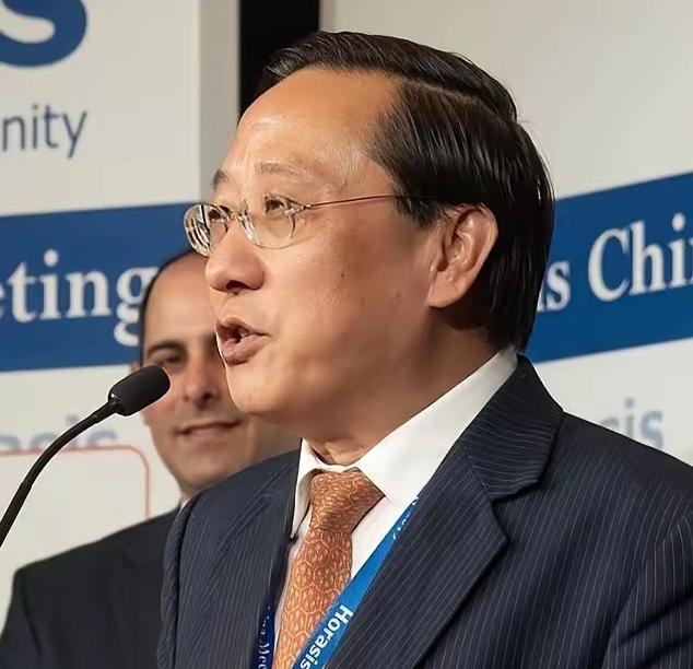 高志凯：我认为，郑丽文主席在台湾在大陆说我是中国人，这不是对大陆示好。因为她这句