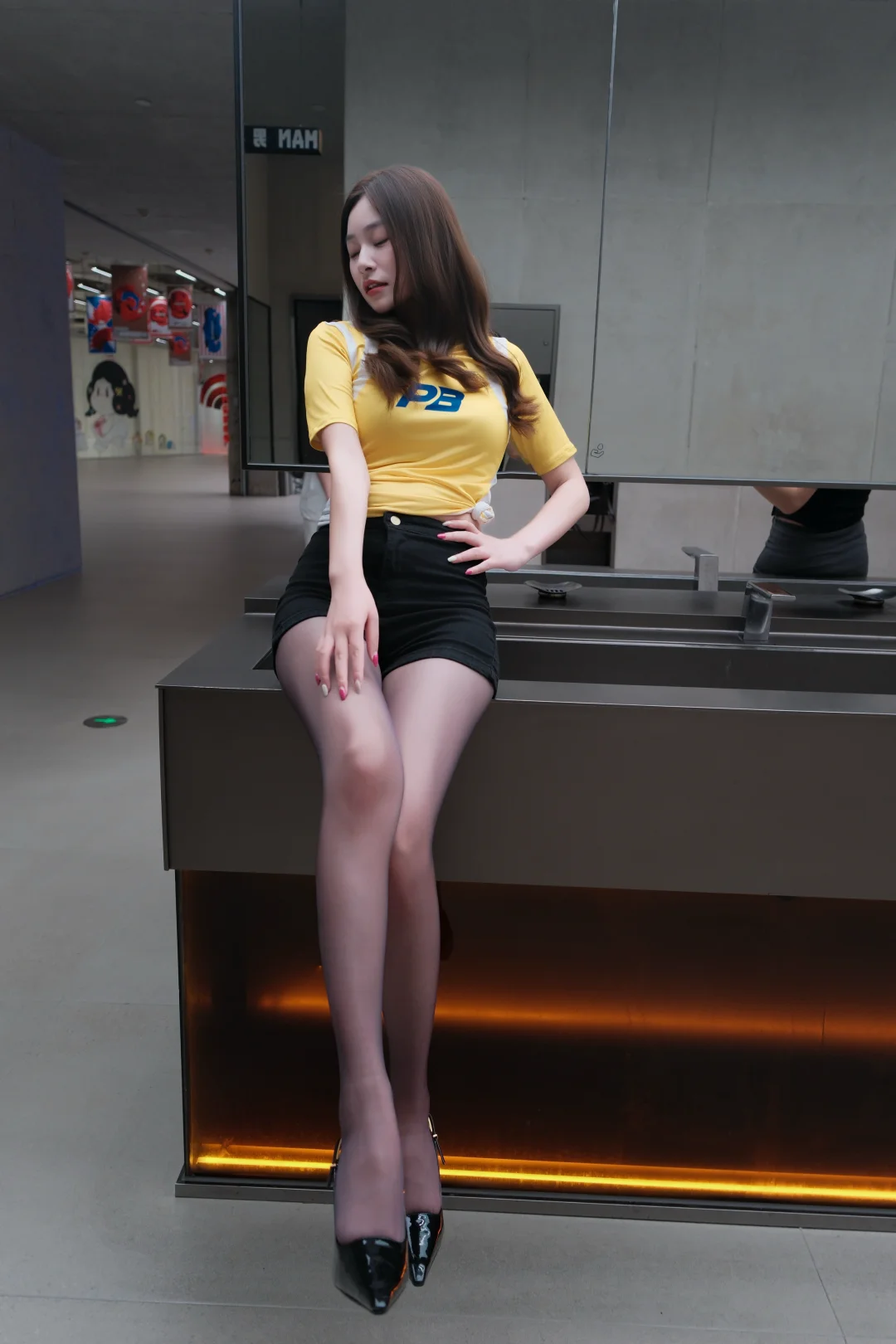 一起看世界杯吧 球衣配黑丝穿搭