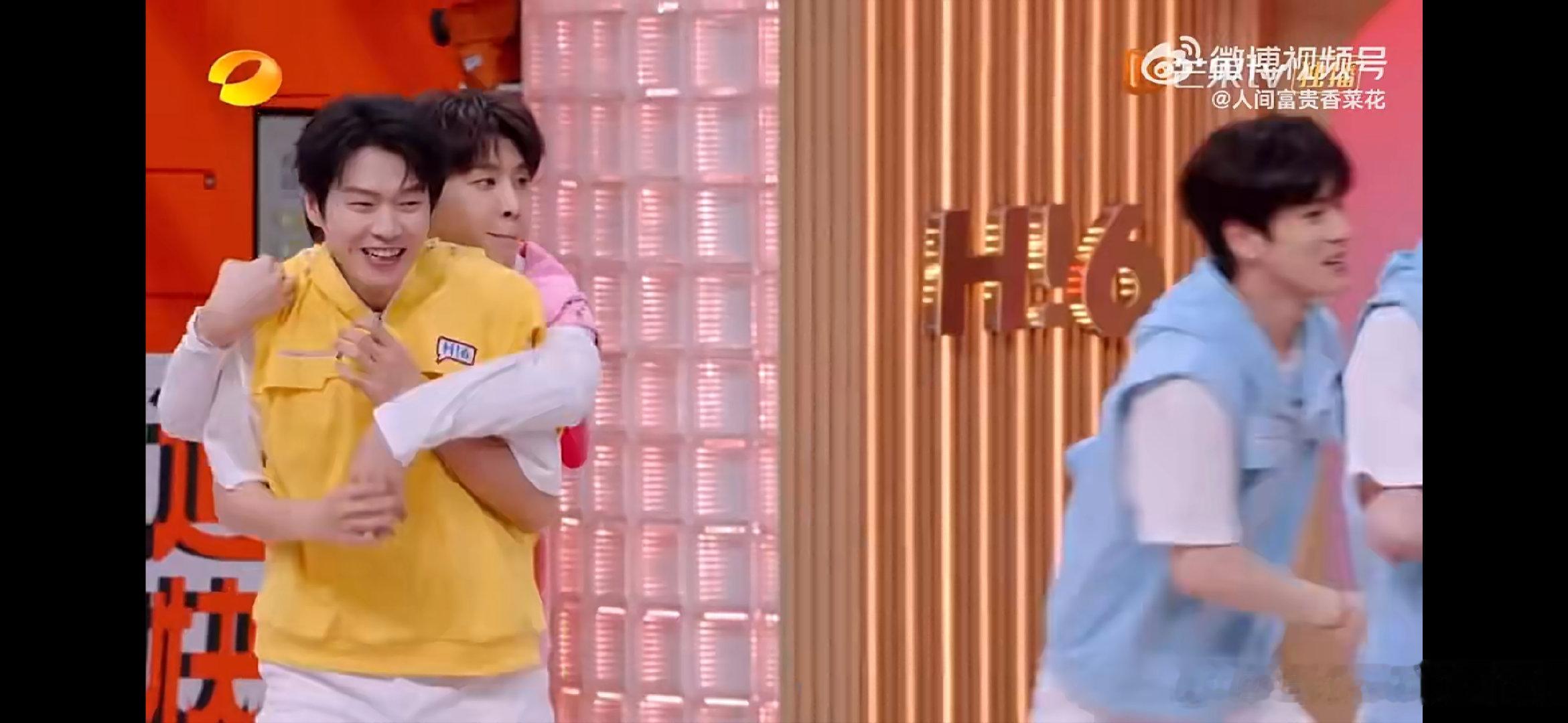 魏大勋范丞丞你俩有点暧昧了魏大勋范丞丞别试探了有市场我宣布这俩氛围天花板！暧昧感