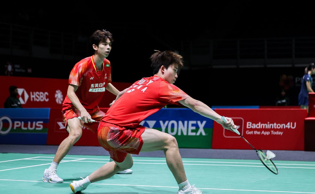 新加坡公开赛国羽双打首轮战绩!
梁伟铿/王昶 vs 谢炜杰/张御宇
陈柏阳/刘毅