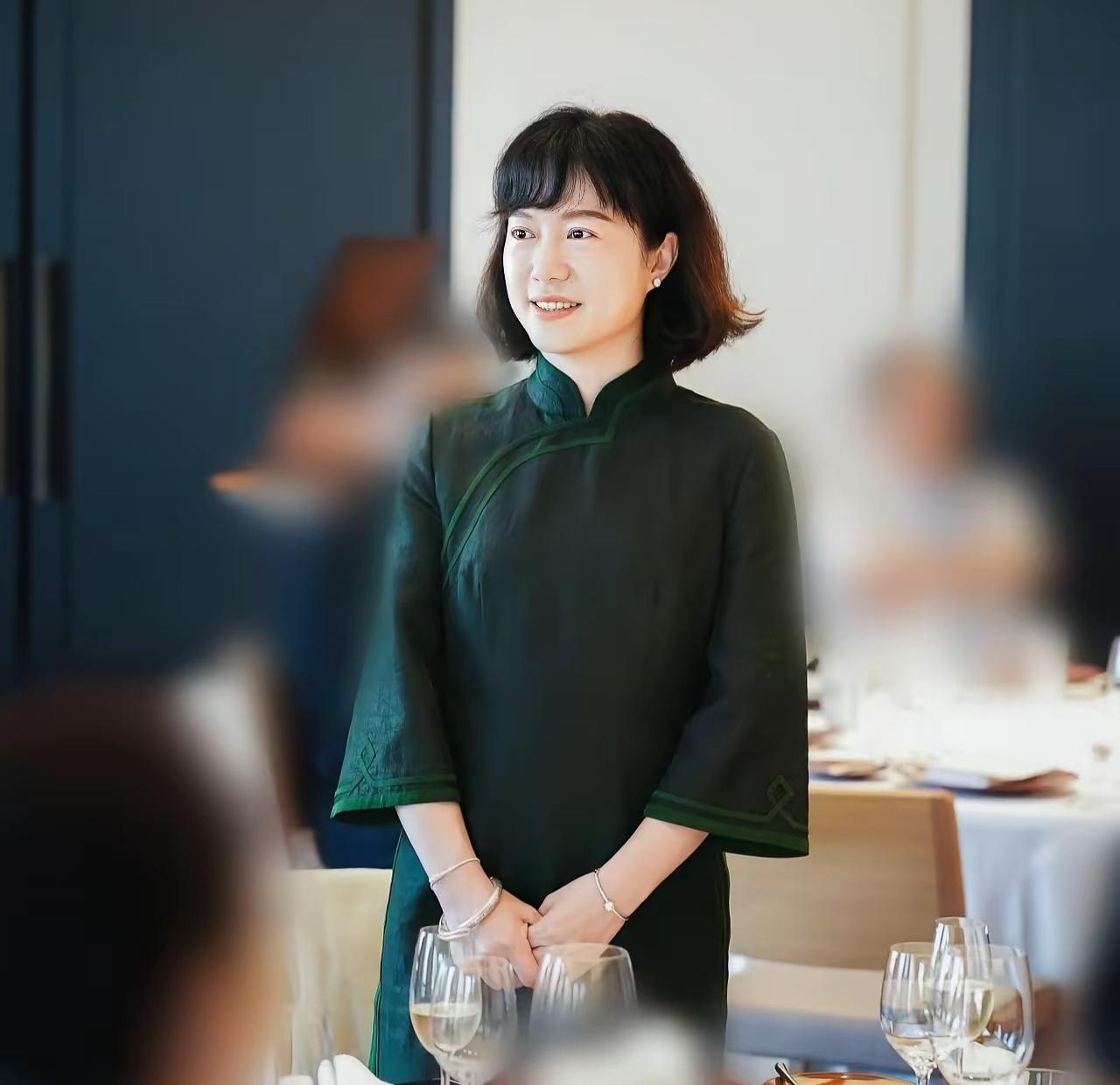 他简直就是精神界的“超级富豪”，即便上了年纪，那也是男性中的“珠穆朗玛峰”！不管