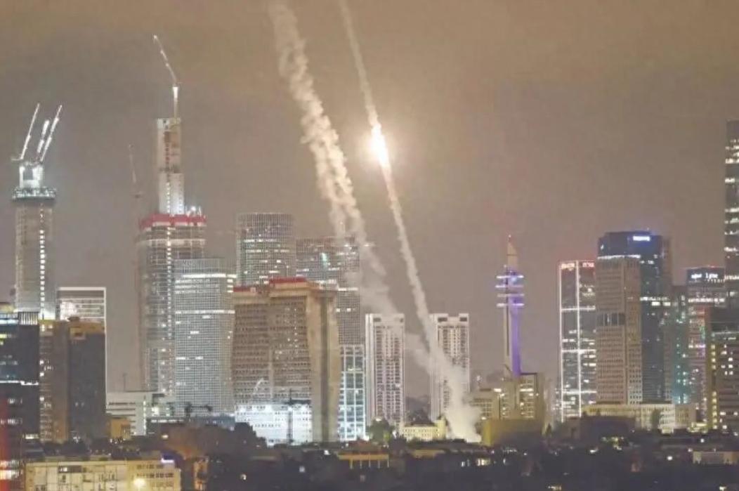 中东局势再度火爆出圈！霍尔木兹海峡突发激烈交锋，伊朗直接创下对战美军的新战绩，硬