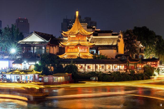 夜泊秦淮近酒家，夫子庙又恢复了往日游人如梭的繁华。[照相机] 摄影 豆干Sir#