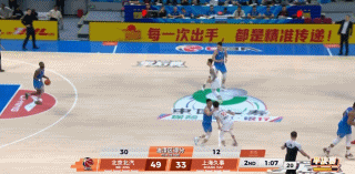 则结束的北汽生死战G4，上半场北汽以51：35领先上海队
因北汽上一场G3输掉了