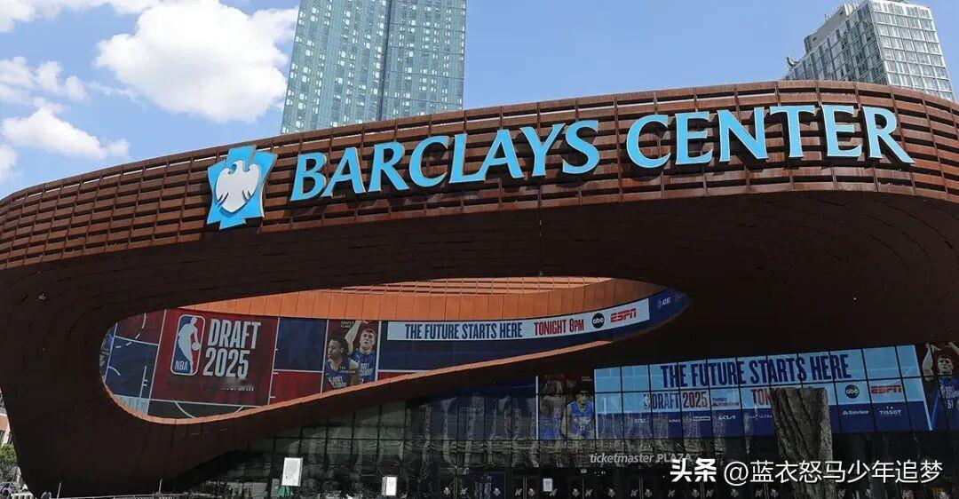 nba4月15日，NBA官方宣布，2026年选秀大会将于6月24日与25日在布鲁