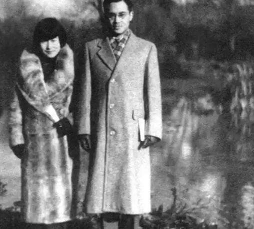 1973年，钱钟书的女儿钱瑗因洗衣服被邻居打了一耳光，他62岁的妻子杨绛立即冲上