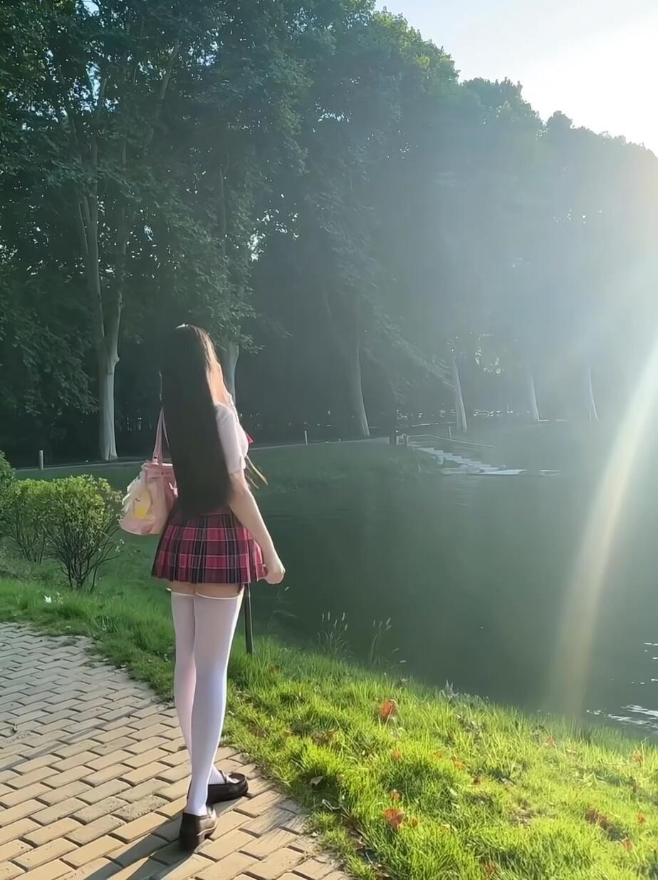 男人必须要有过硬的本领
要不然
是不会得到女人喜欢的

这话不假。

你光嘴甜，