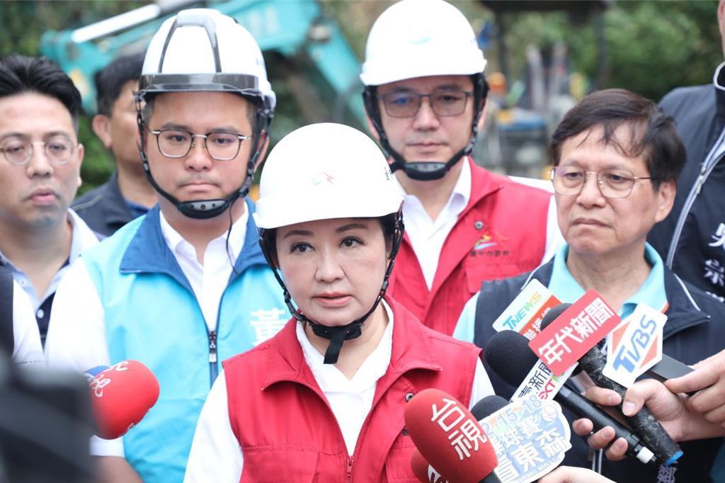 赖清德内外交迫 卢秀燕展现格局二度送暖赖清德

民进党726大罢免惨败，赖清德定