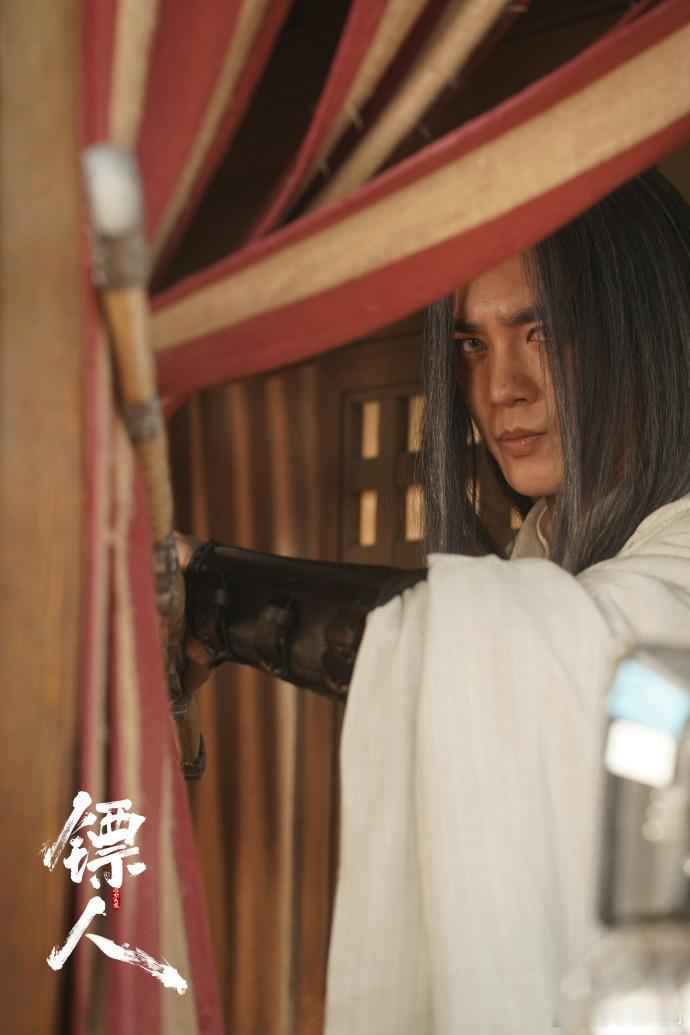 于适这个知世竖很joker 从眼神到指节都在演戏，连呼吸频率都带着角色特质，于适