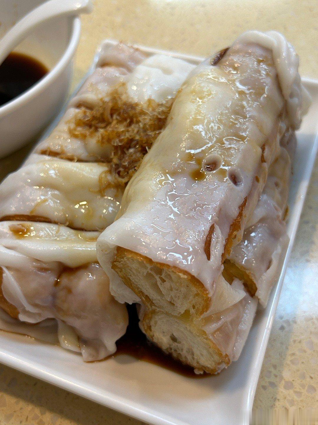 冠记的炸面肠跟肉片肠点都德的烧鹅包豆腐饼#美食分享# ​​​