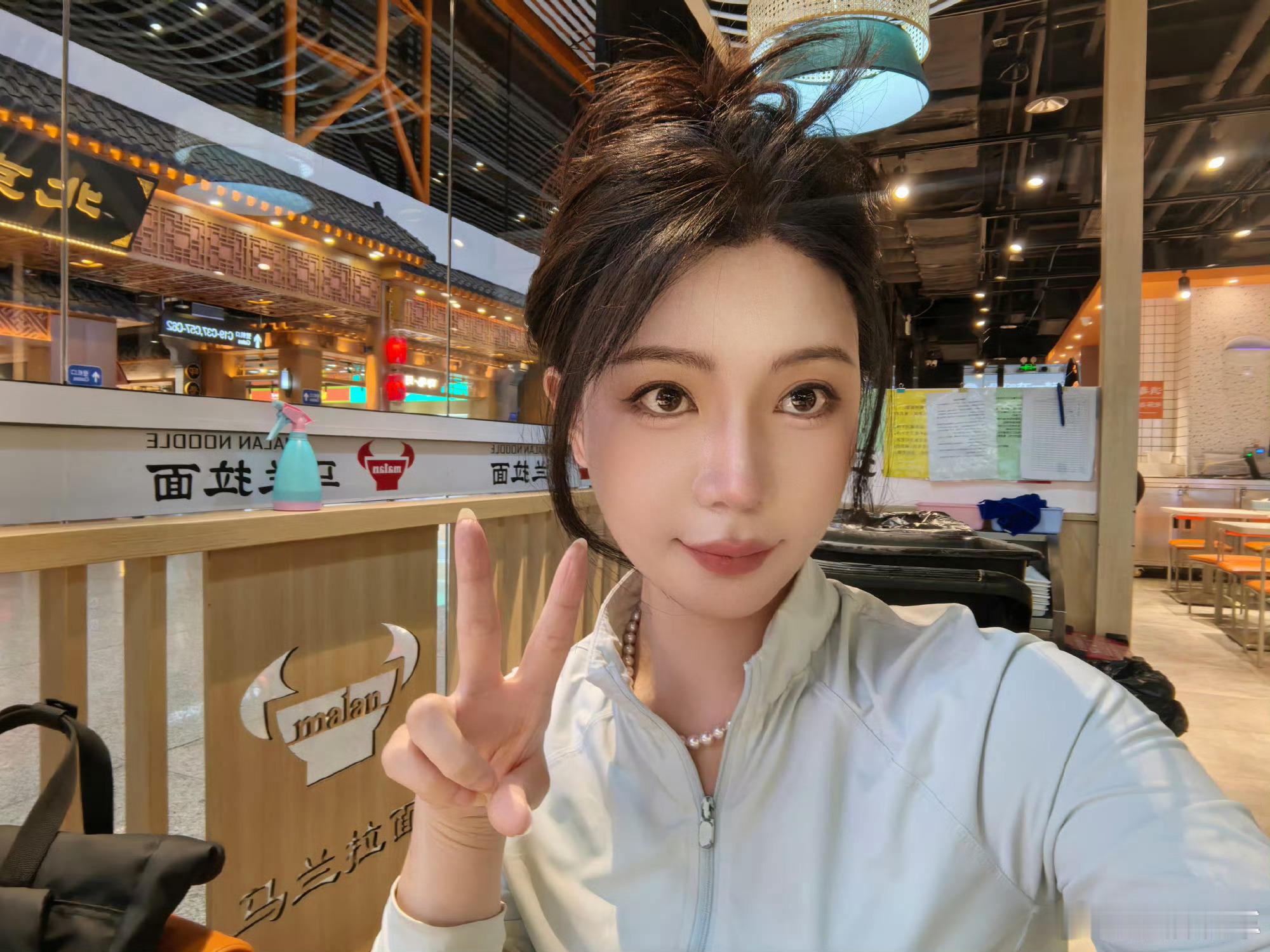 早安，你给我说早安我说不定会给你早安惊喜！ ​​​