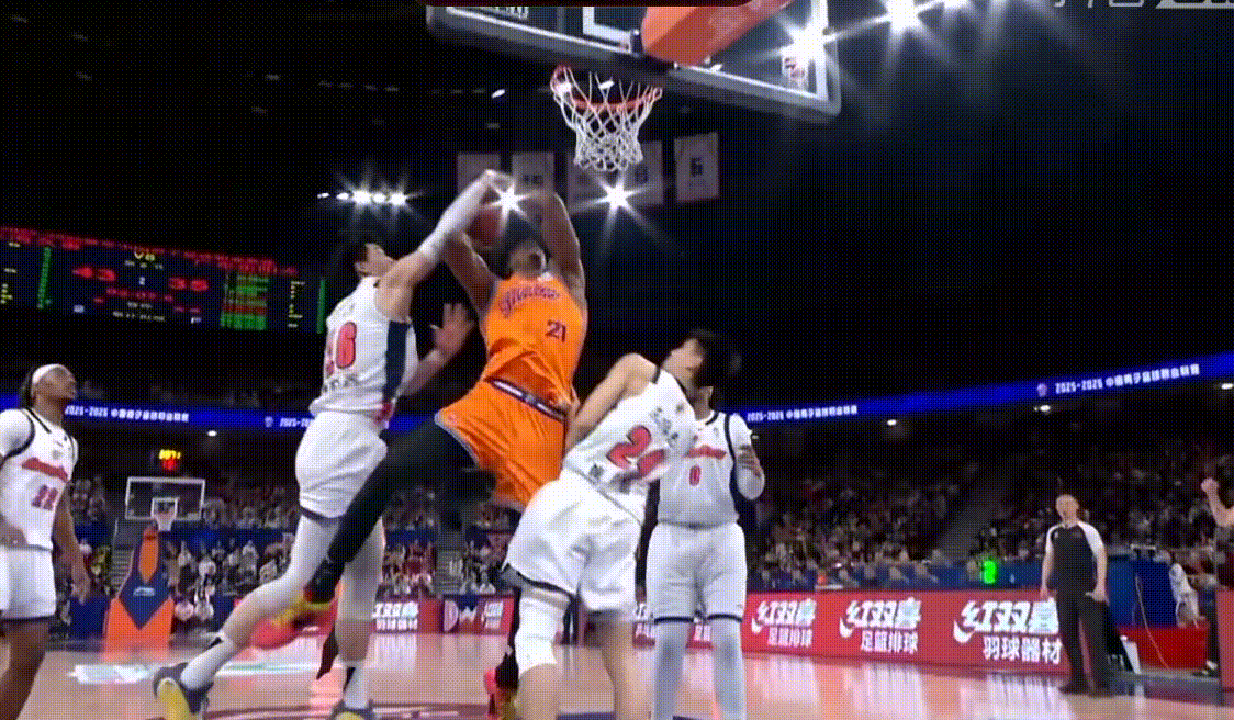 广东不输都难，内线就没有人能对抗得上怀特塞德，一旦进到内线，白边就如入无人之境，