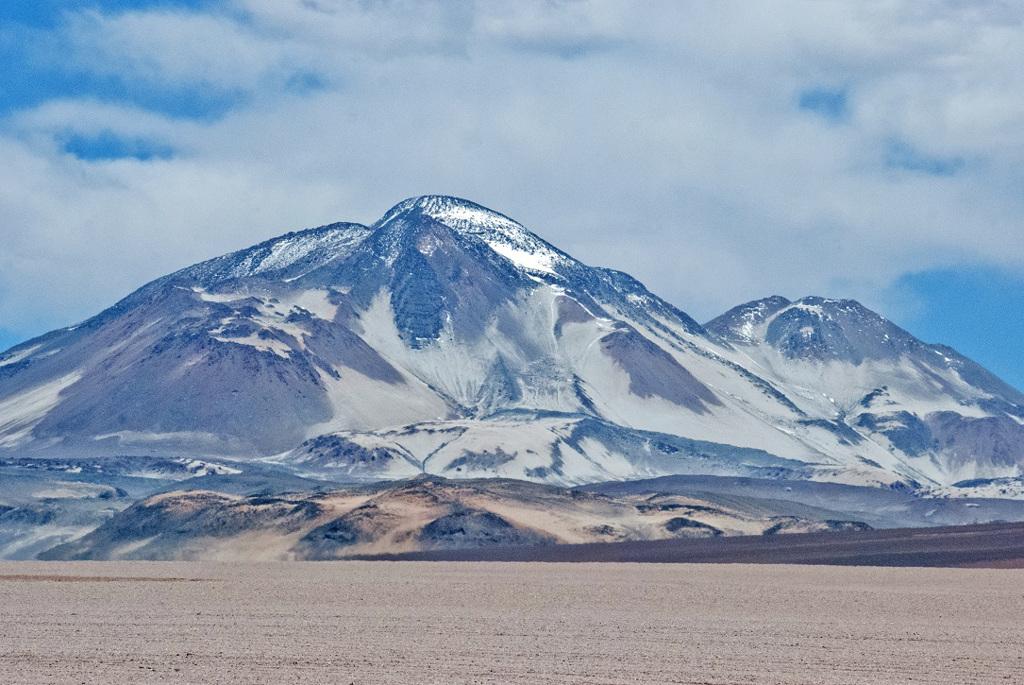 国外研究团队在多座海拔高于6000公尺的火山上，发现多具老鼠干尸，然而这里不但气