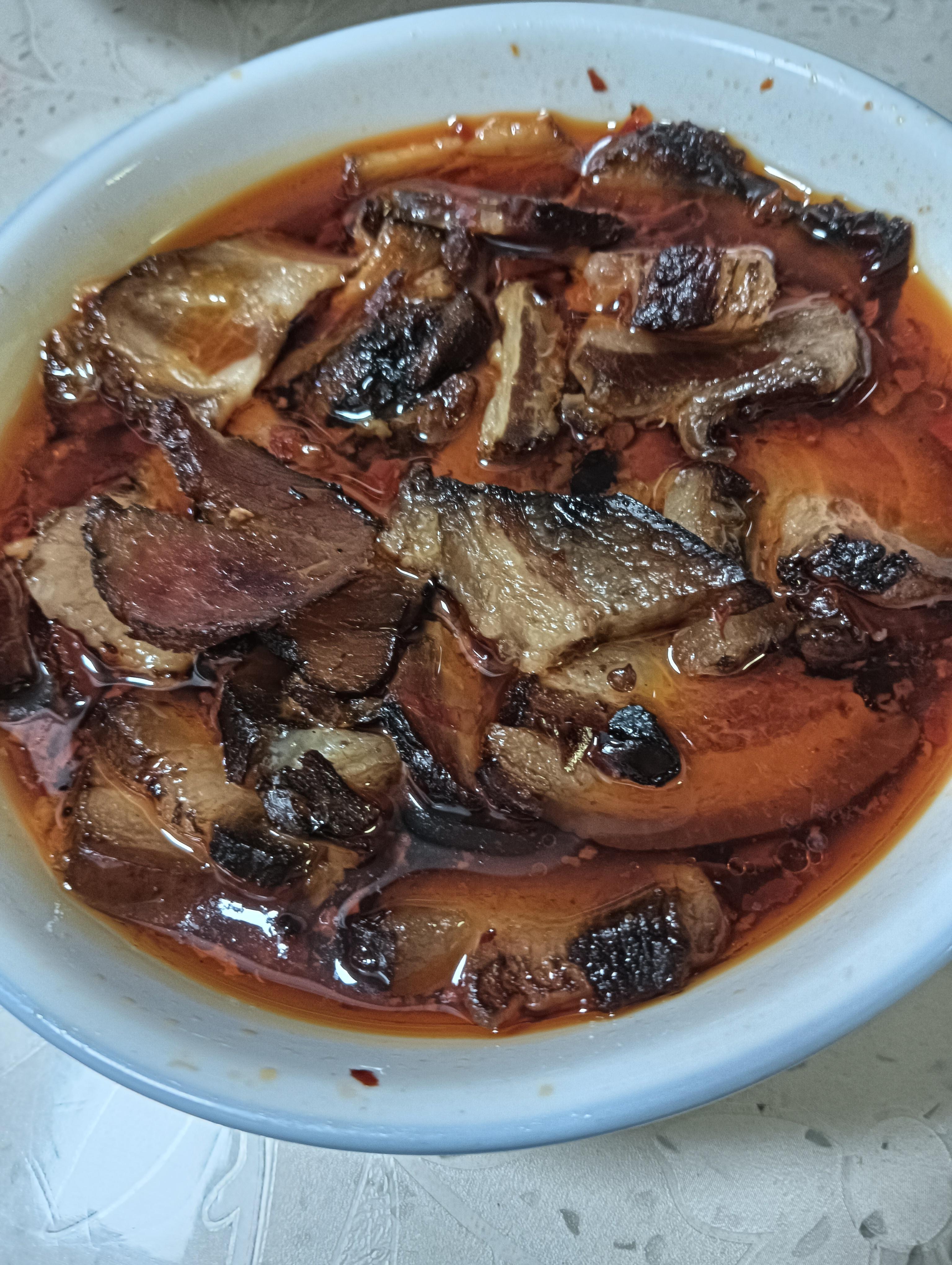 美食 谢谢静静六一给我的投喂，都是我最爱的，梅菜扣肉，煎豆腐，还有玉米膏，还有我