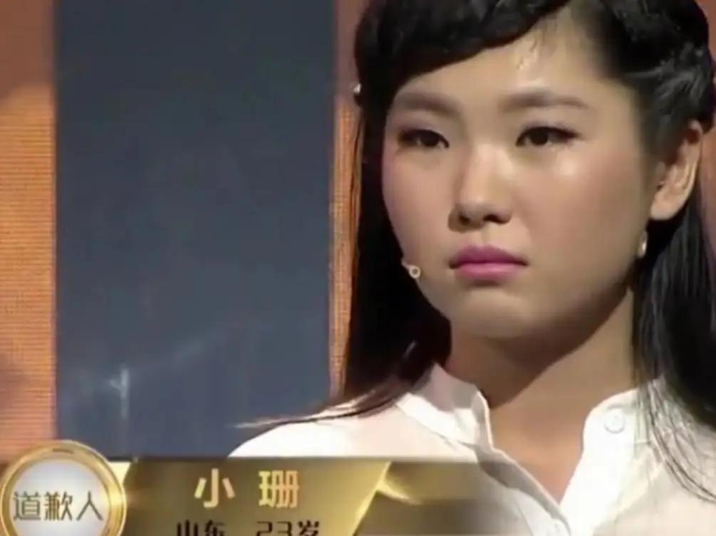 山东临沂45岁男子，资助17岁贫困女孩读书，女孩大学临近毕业时，去看望男子，谁知