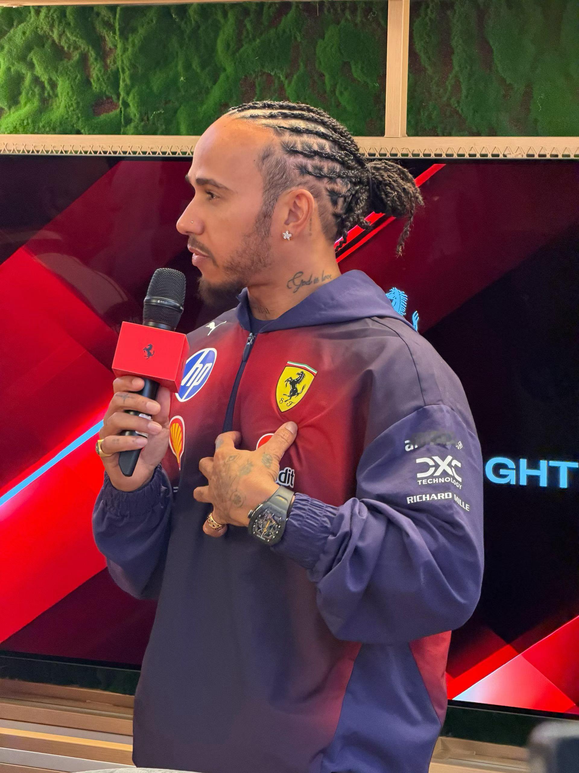 离汉密尔顿最近的一次。 