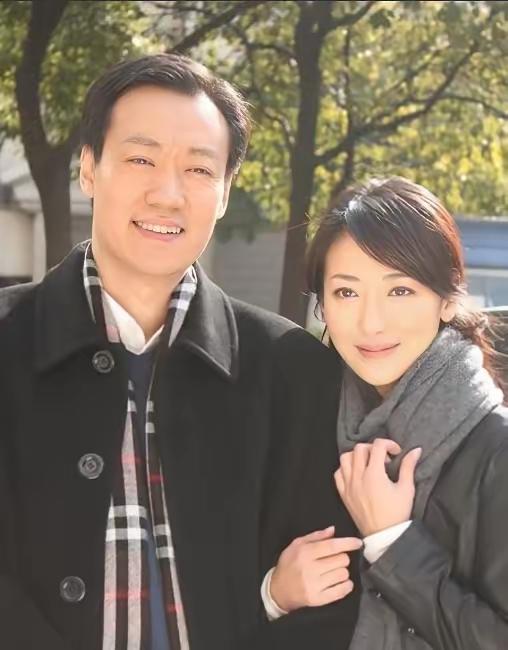 妻子朱缓缓去世后，弟一次这么喜庆，时间可以磨平一切伤痛，又重新活过来了。
