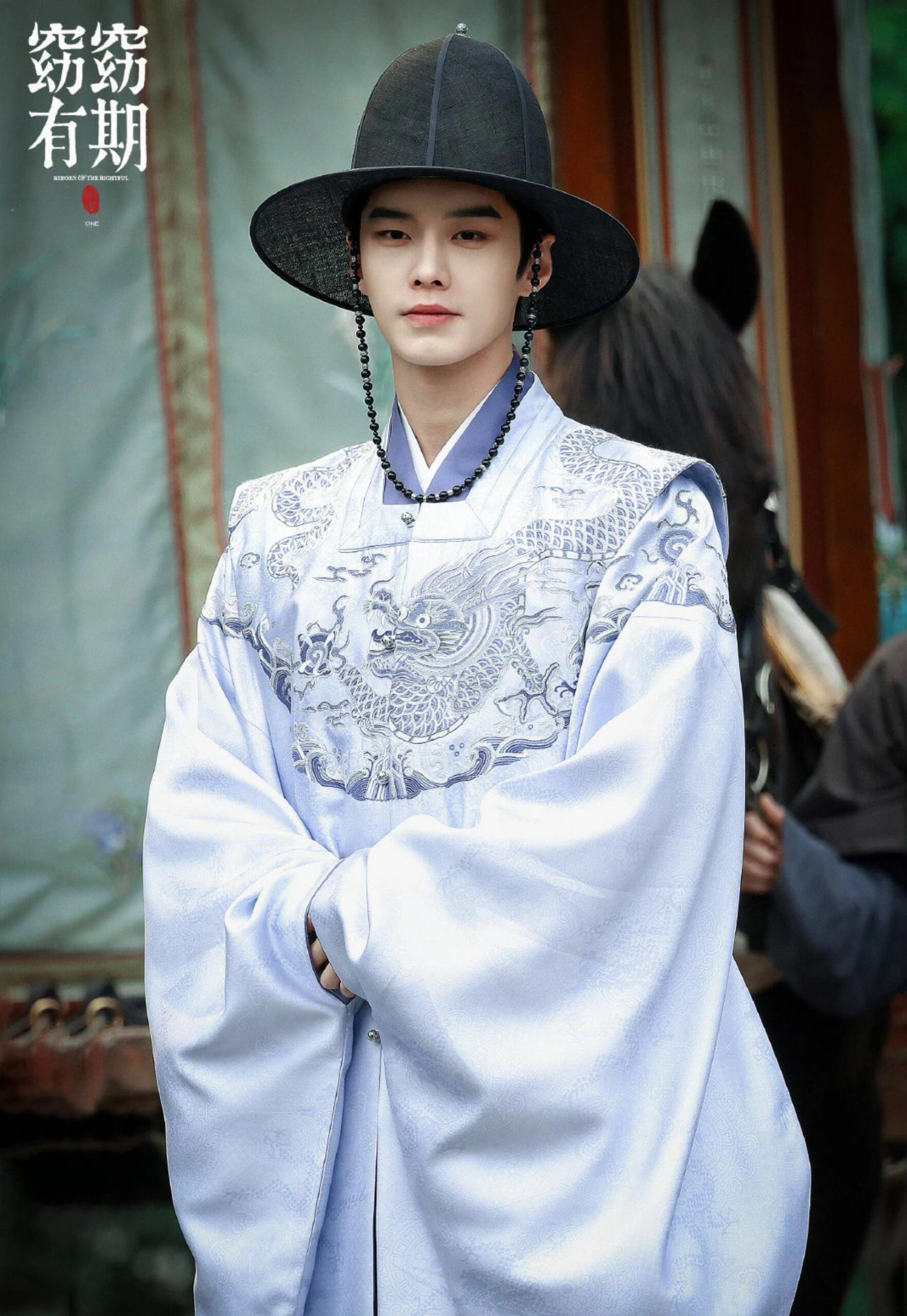 窈窈有期官微硬刚平台AI这句“活人演绎不可替代”，真的戳中了现在影视圈的痛点。一