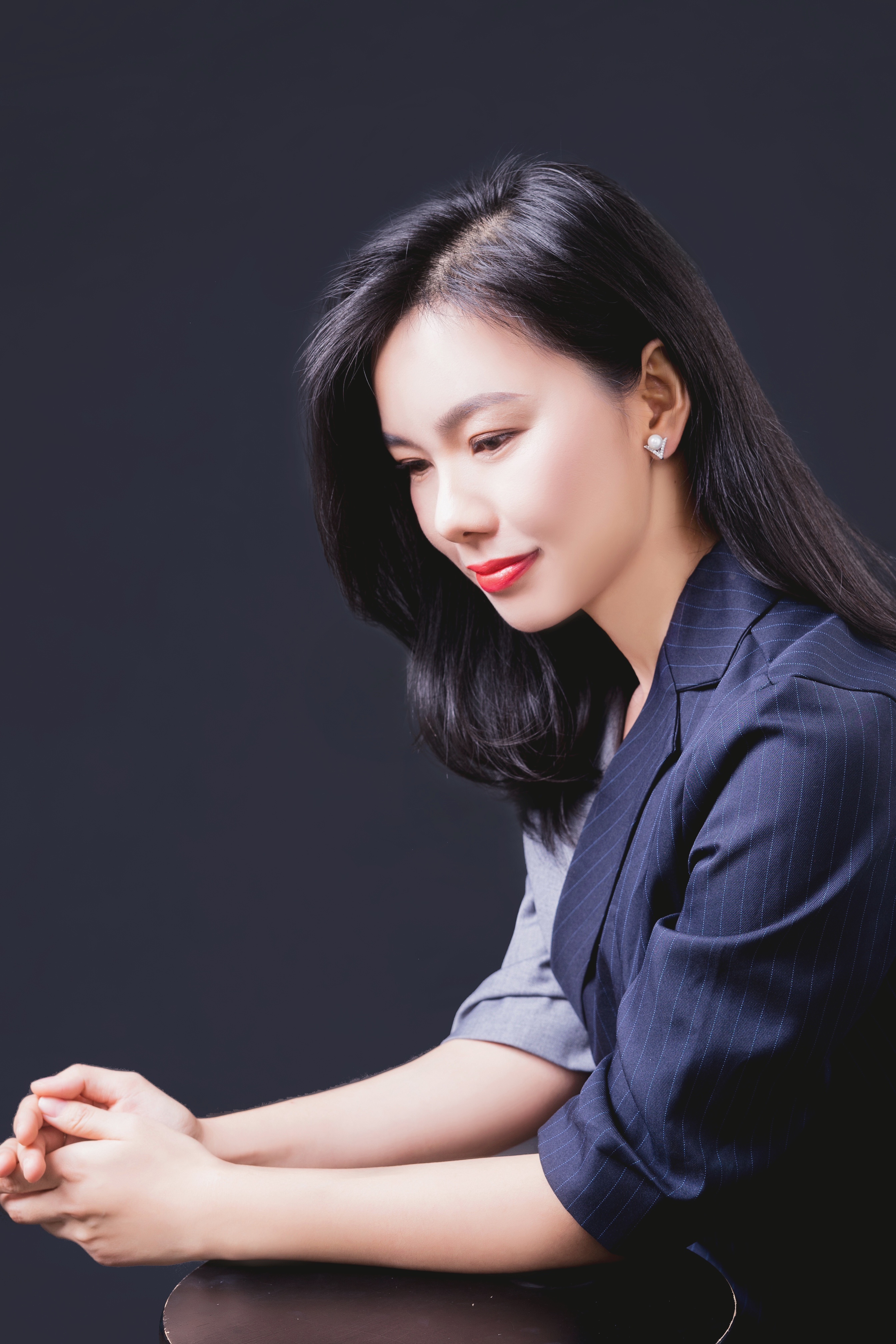 我是刘晨曦，心理咨询师，作家。 