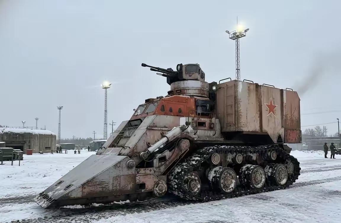 红警，大家熟吗？每个军迷必玩的游戏，满满的记忆。第一代和第二代玩的最熟，第三代都