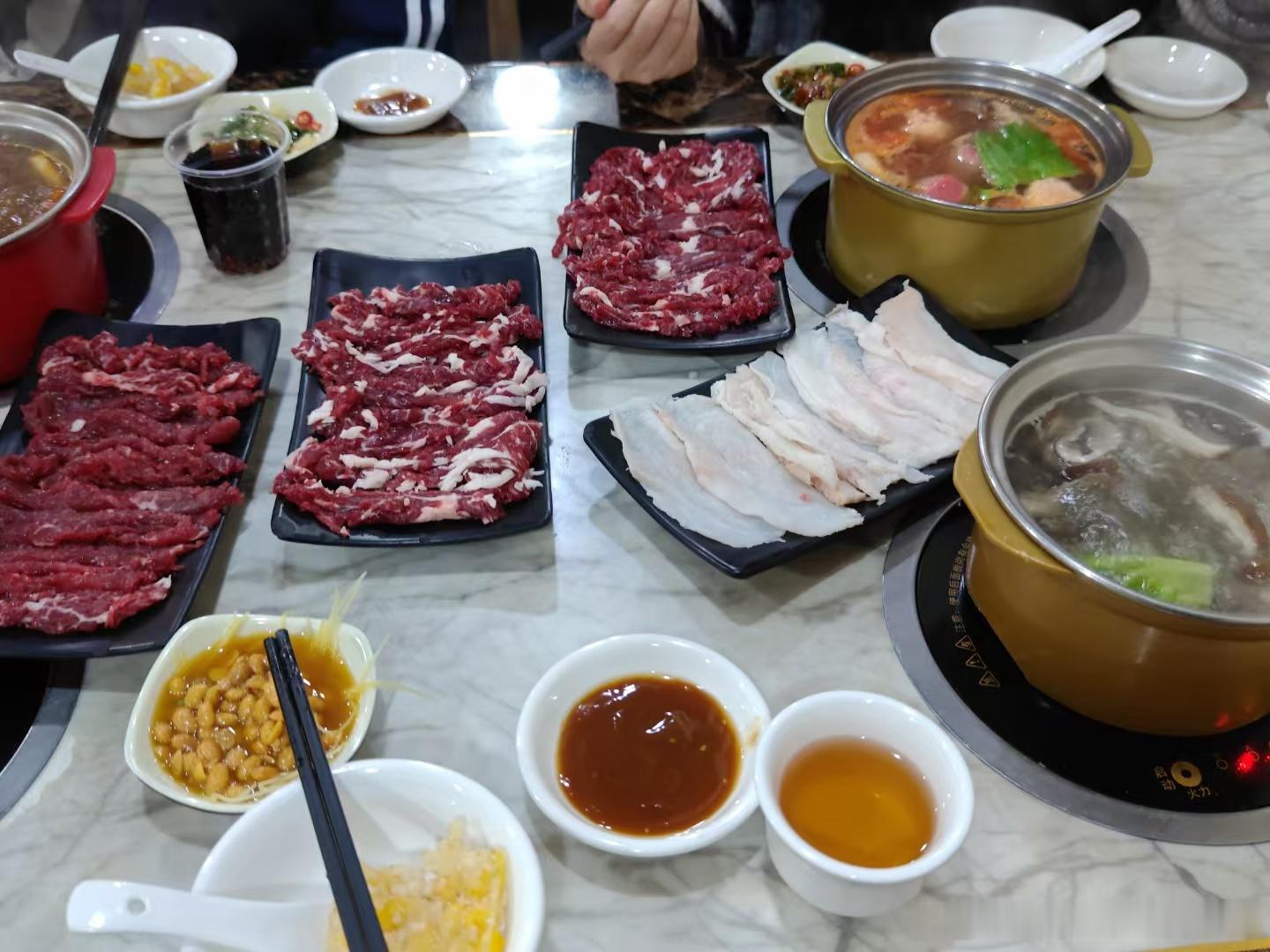 10度的天气吃个火锅 