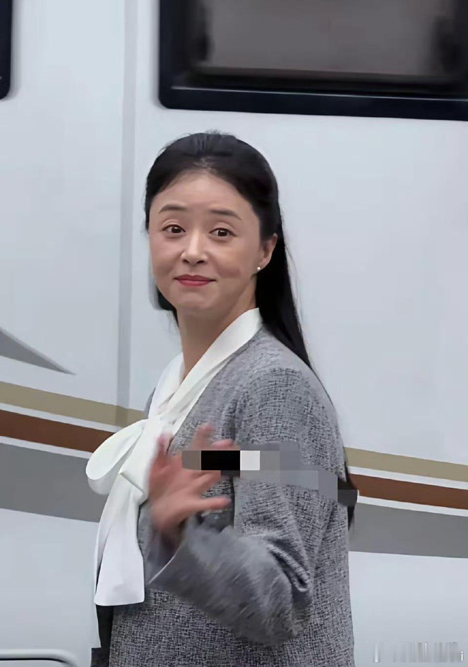 原相机拍42岁蒋欣 能看出岁月痕迹  但还是很美的 ​​​