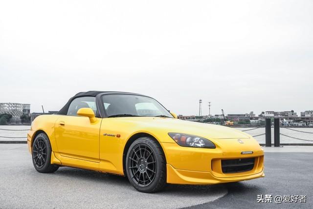 你那辆开了十年的老车，是不是最近加油越来越勤了？
刚提车那会儿加满一箱油能跑大半