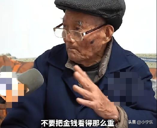 3月28日，江西南昌市进顺村的陈作福老人百岁寿宴，进顺村给他发放10万“长寿奖”