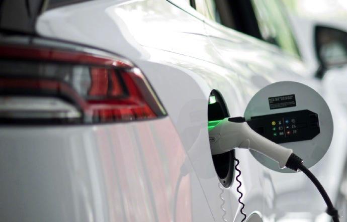 全球首个电车电耗限值强制性标准记者今天了解到，《电动汽车能量消耗量限值 第1部分