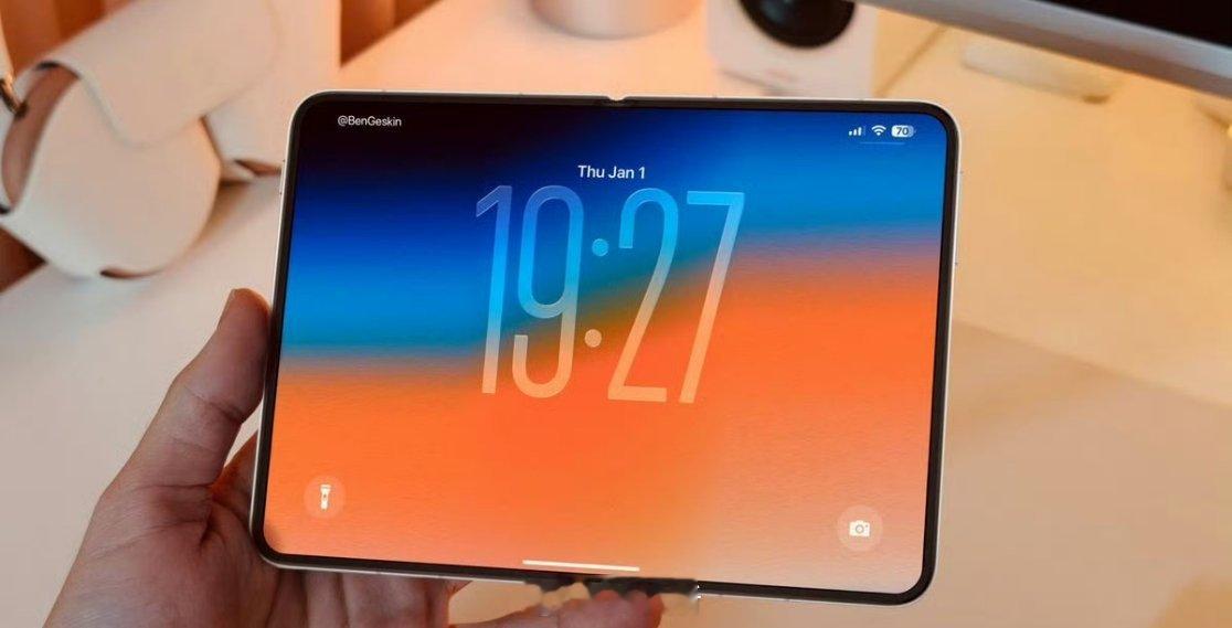 曝iPhoneUltra无折痕技术和OPPO类似折痕和铰链一直都是折叠屏的致命短