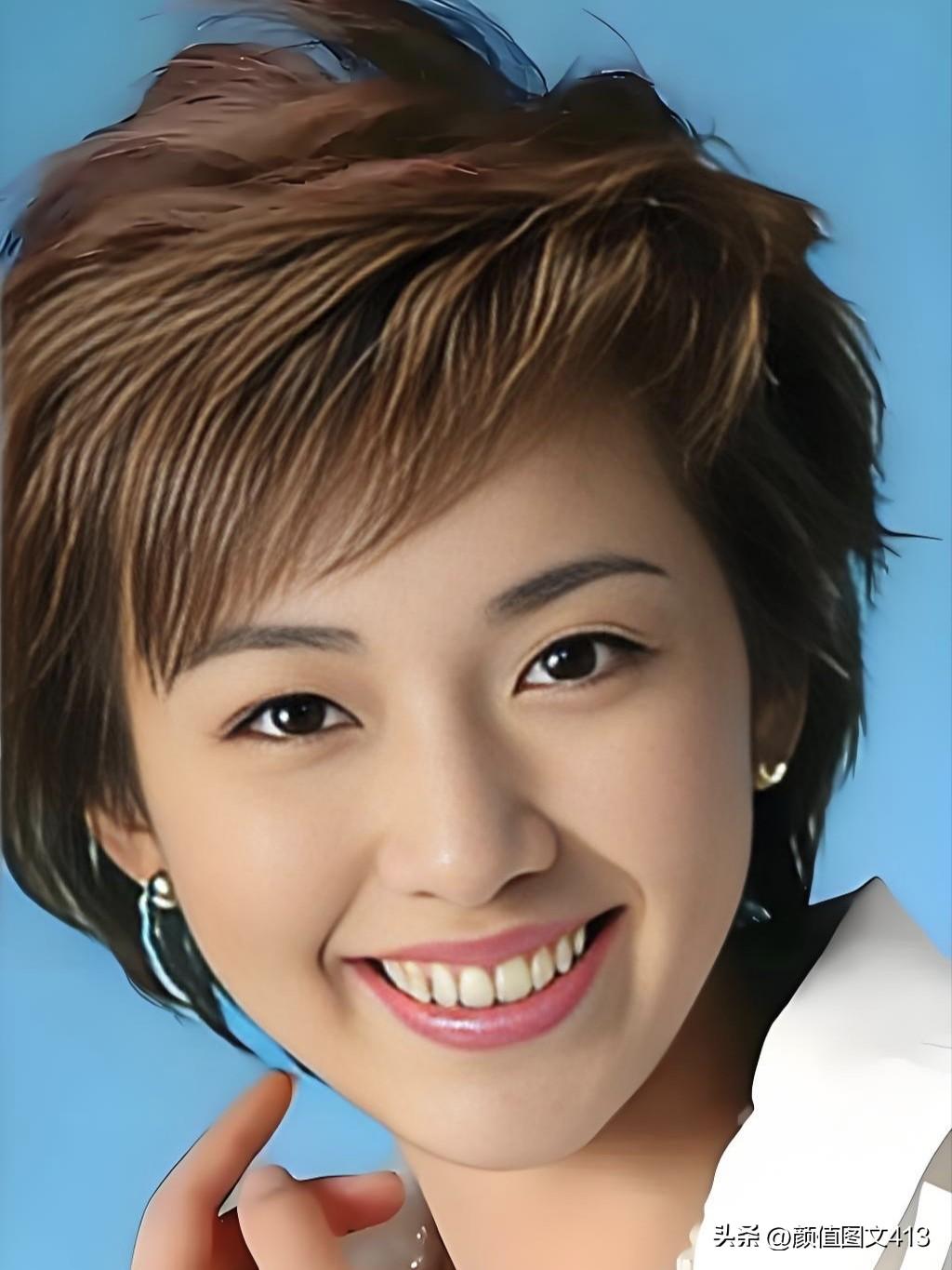 欧阳夏丹，央视新闻主播，以端庄知性的形象和沉稳大气的播报风格深受观众喜爱，被誉为