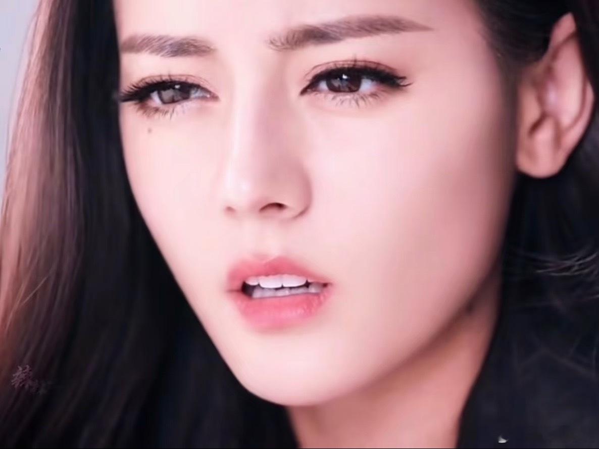 迪丽热巴美人嗔怒，太绝了太绝了！！！ 