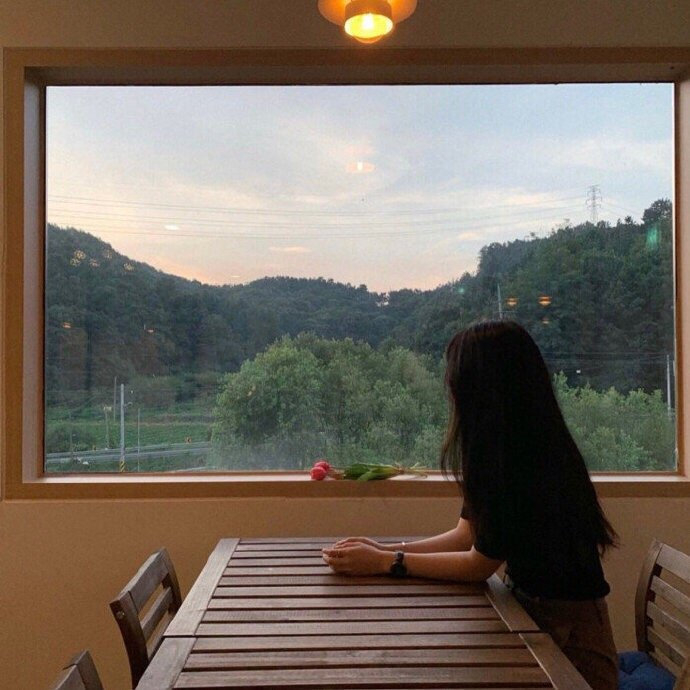 “ 人间这一趟 你不应该为任何人而活 忠于自己才是终生浪漫的开始 愿你活得尽兴 