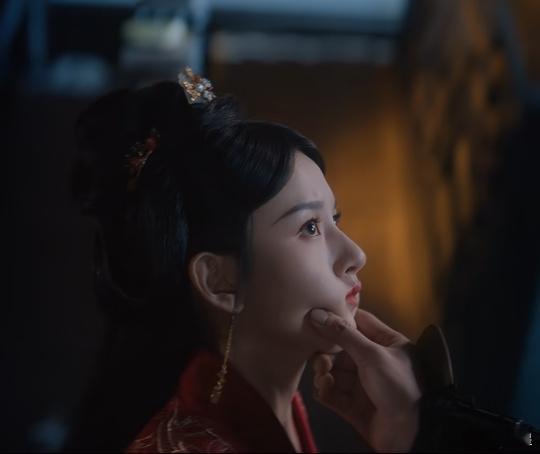宋祖儿的脸颊肉你说（嚼嚼嚼)这小乔怎么（嚼嚼嚼)这么萌呢～ ​​​
