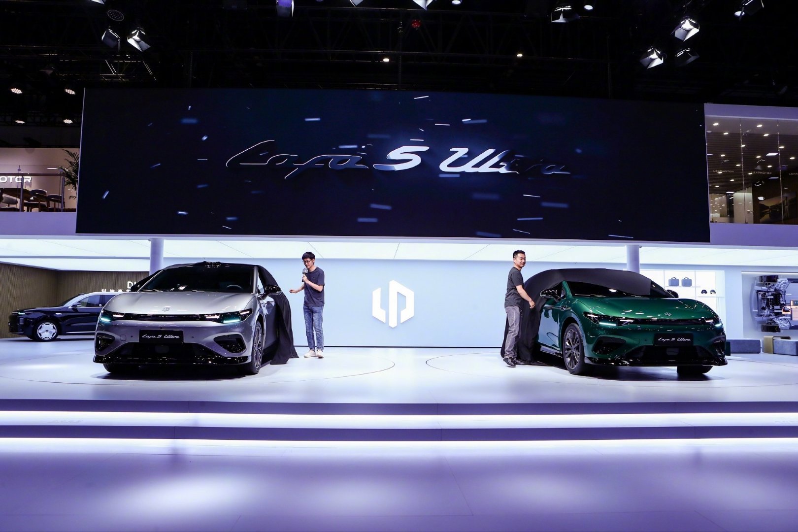 开Lafa5Ultra自己爽就对了零跑Lafa5 Ultra北京车展上市，11.