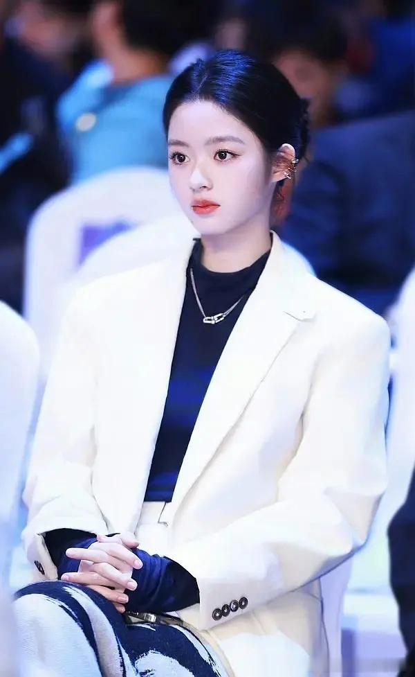 她真的不是赵丽颖和辛芷蕾的孩子吗？ ​​​