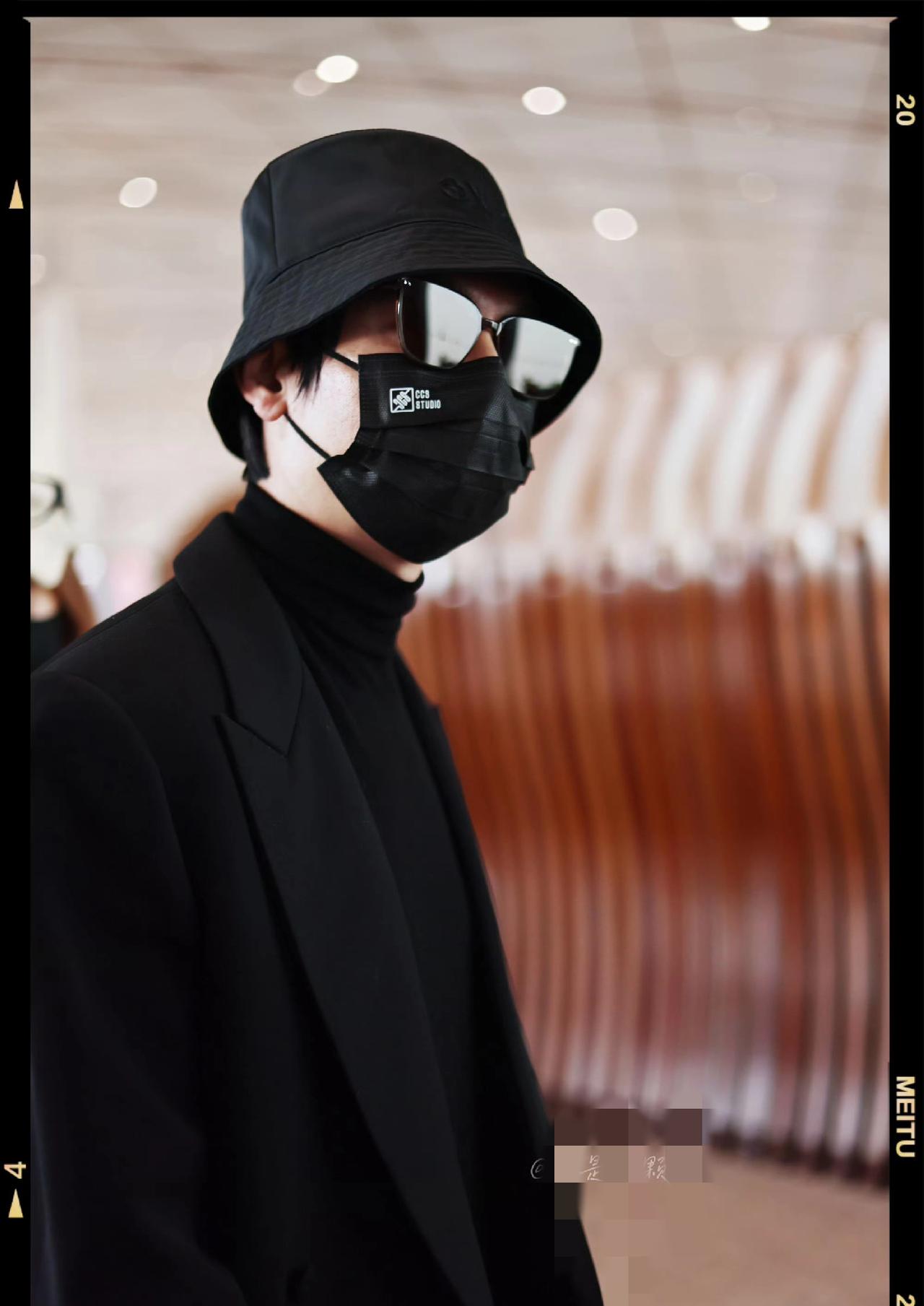 陈楚生出发深圳，又见大佬出街，荒芜之境收官！
真是行走的衣服架子，就是越来越瘦了