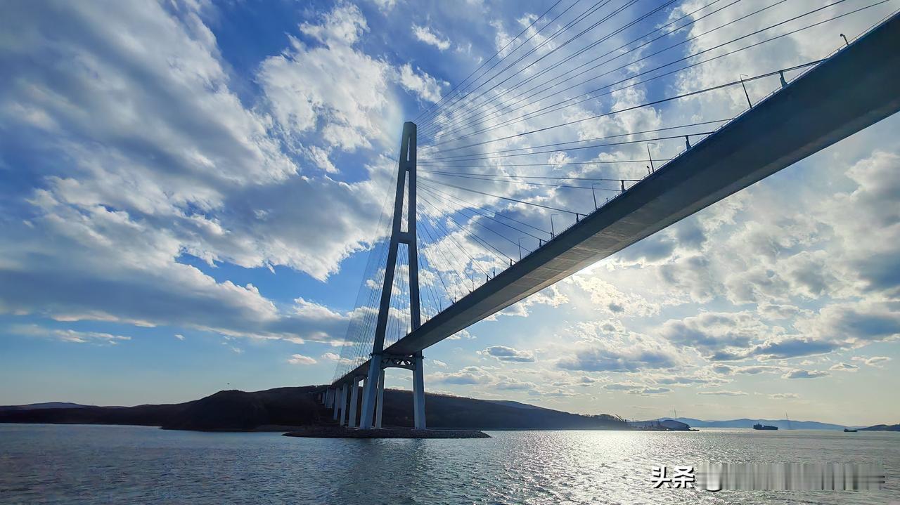 多年的航海生涯，接触到很多的俄罗斯人。滨海边疆区的扎鲁比诺、斯拉夫扬卡、海参崴、