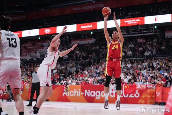 段冉谈中国男篮vs日本男篮段冉谈中国男篮惨败日本男篮段冉：前三节节节落后，第四节