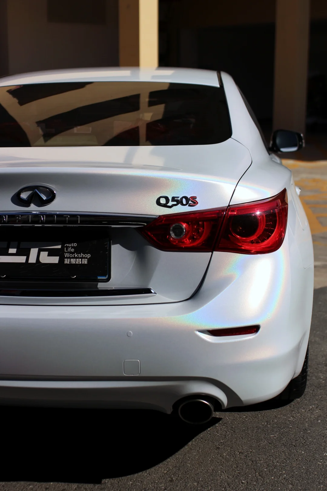 INFINITI Q50S 镭射白