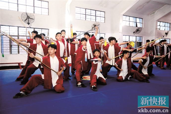 软萌人偶里的硬核少年