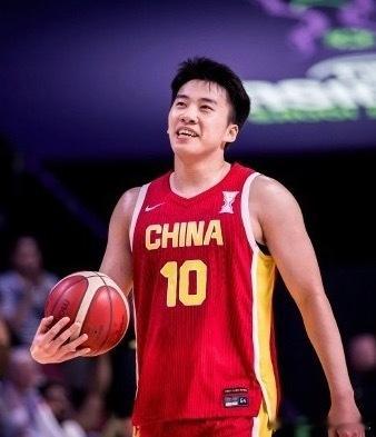 王俊杰签约NBL香港金牛等香港金牛升CBA，用不用再说[哈哈] ​​​
